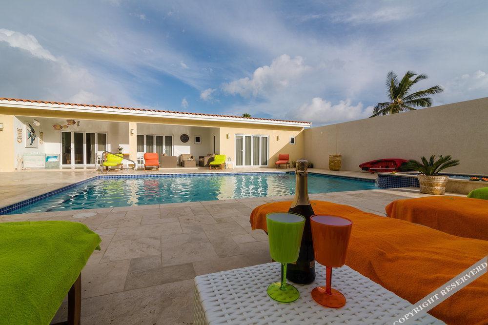 Aruba'S Bakval Suites Exterior foto